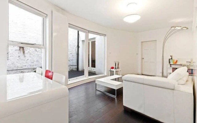 Spacious 1 Bed Flat W/patio in Central London