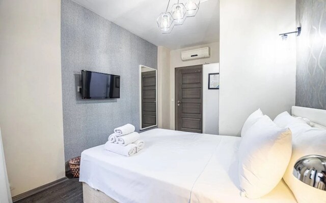 Room in Guest Room - Deluxe Double Room 4