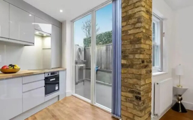 Flat 1 Victoria Grove