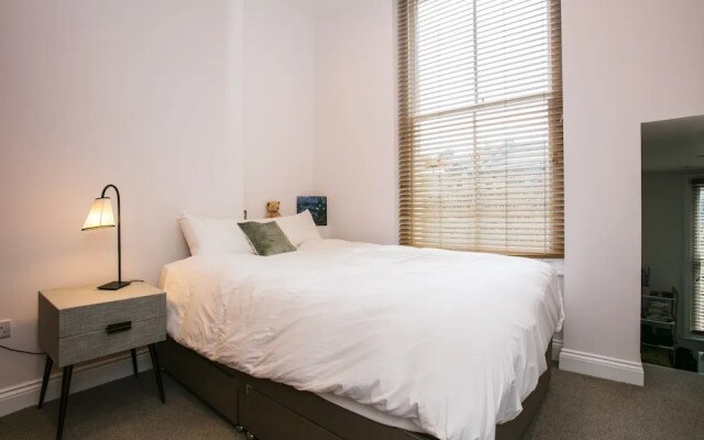 1 Bedroom Flat Near Warwick Avenue
