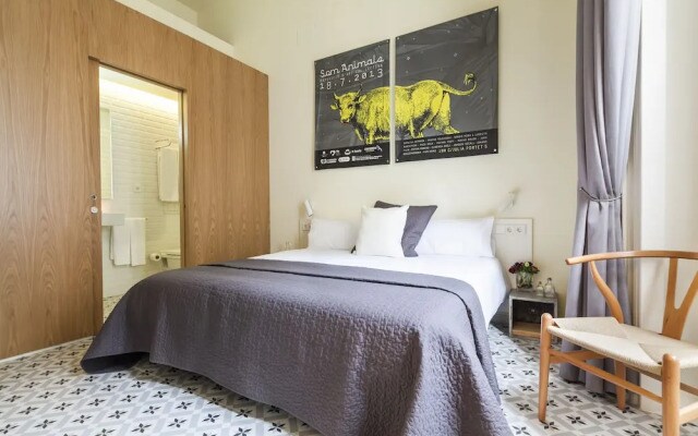 Uma Suites Pau Claris Barcelona