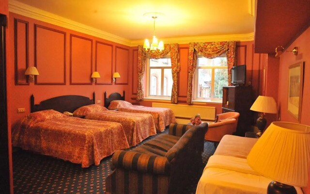 Westland Hotel