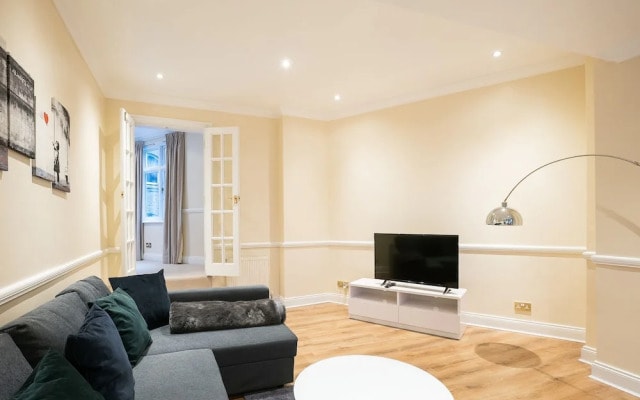 Amazing Two Bed Moments From St Pauls Cathedral A3