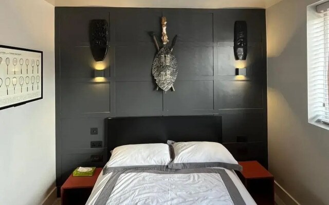 Apartment - Sleeps 4 - Parking - Near Station