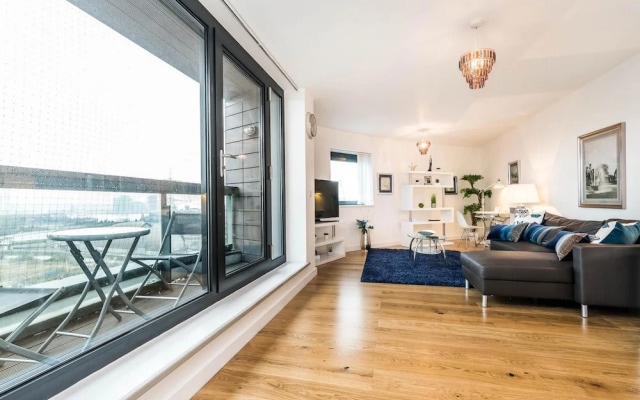Super Luxury Modern 2BD Flat Canning Town