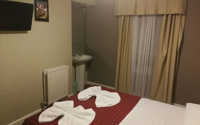 Central Hotel