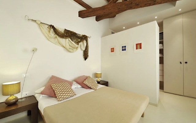Venice Rialto Apartment With Balcony