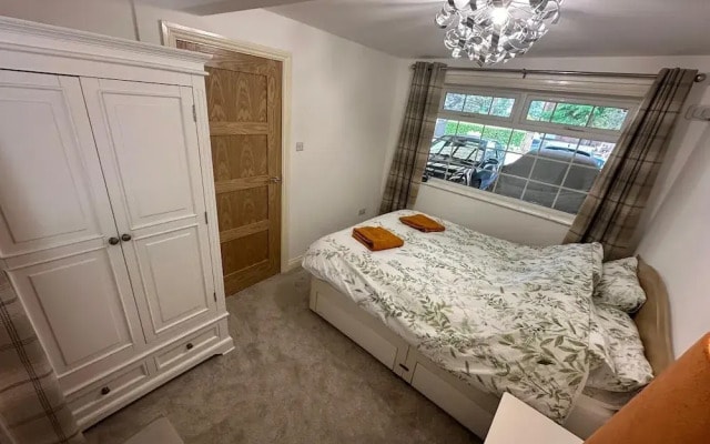 Cottinghamdetachedprop/kingbed/tv/wifi