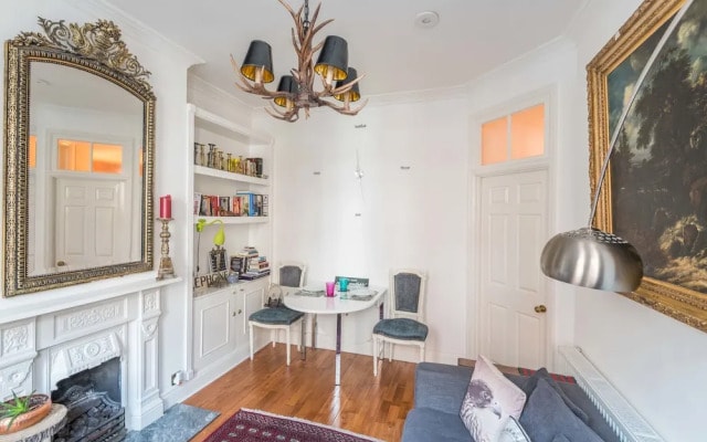 Outstanding Oxford Circus Home