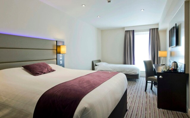 Premier Inn London Southwark - High St