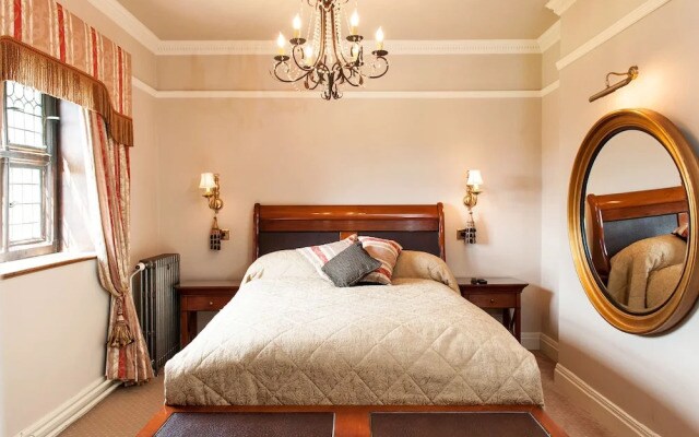 Hillbark Hotel