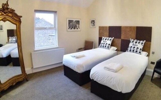 Penny Lane Hotel