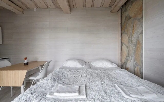 High-quality suite by the lake