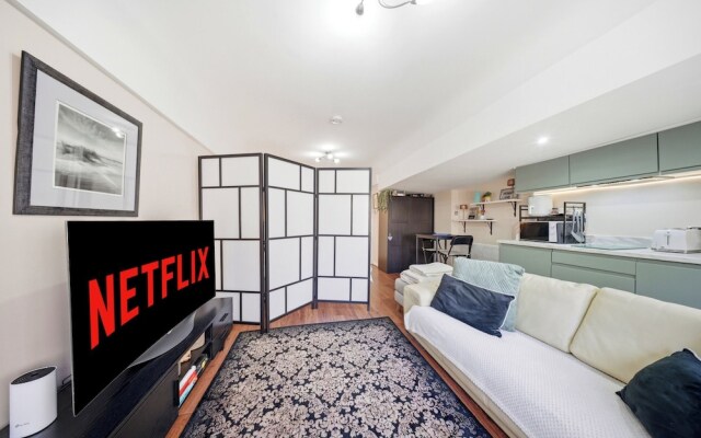 Tranquil Studio - Sleeps 2 & Private Parking