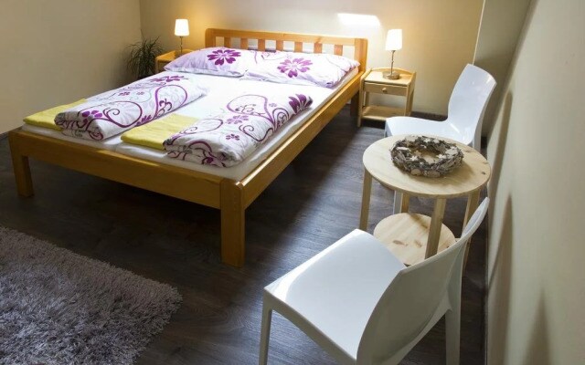 NA LOUCE Restaurace + Penzion