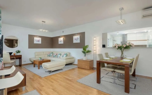 Apartment Nowy Świat Warsaw By Renters
