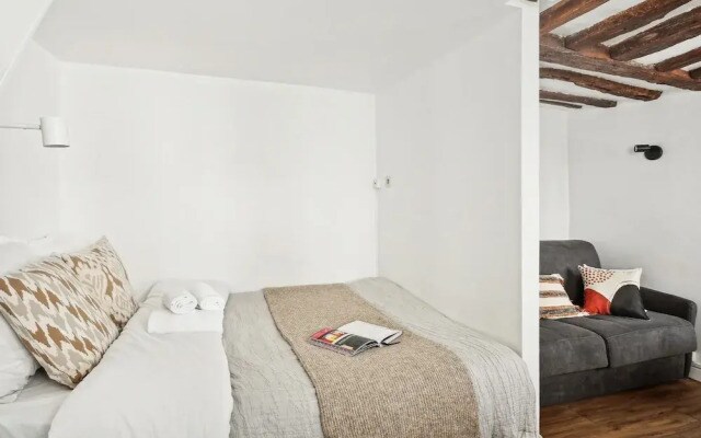 Cozy Getaway in Le Marais Heart of Paris