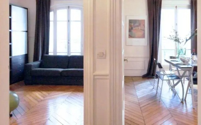 Descartes Apartment