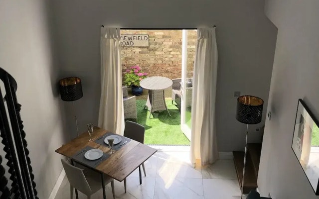 Wimbledon - Apartment - Sleeps 2 -private Entrance