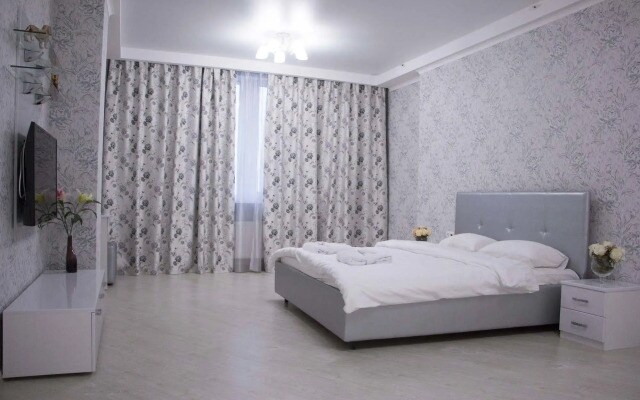 HanoiMoscow Apart