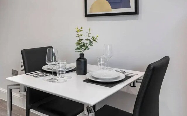 Perfect Flat Next to Highgate Station