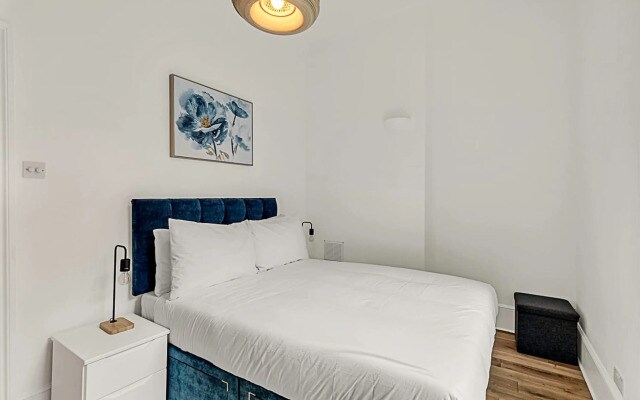 Contemporary Oasis in Paddington II
