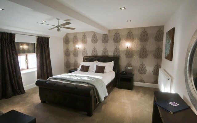 Hall Farm Hotel & Restaurant