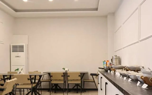 Home Plus Hotel