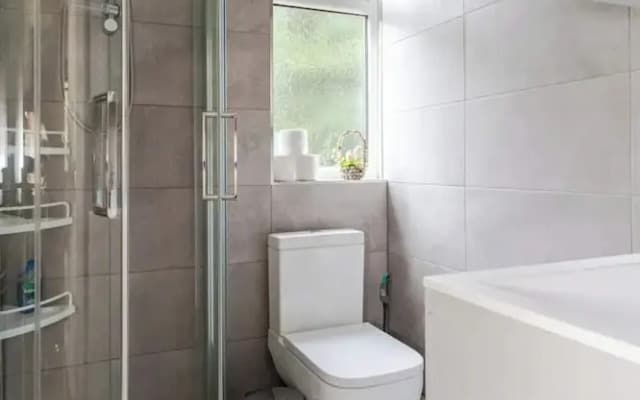 Homely 3 Bedroom House With a Garden