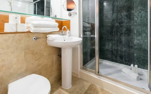 Contemporary 2 Bedroom Islington Apartment