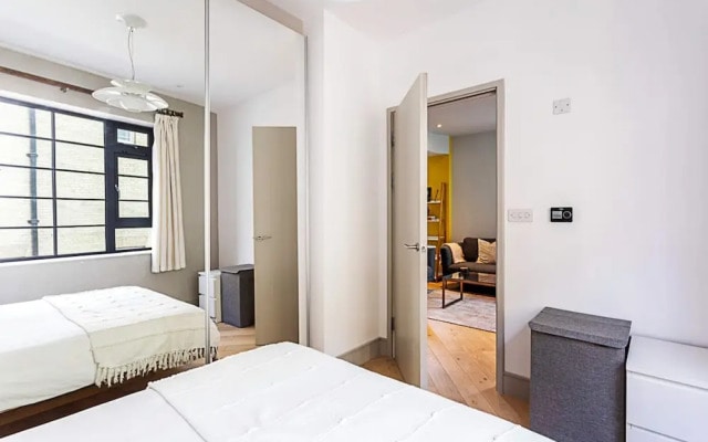 Modern Brentford Flat