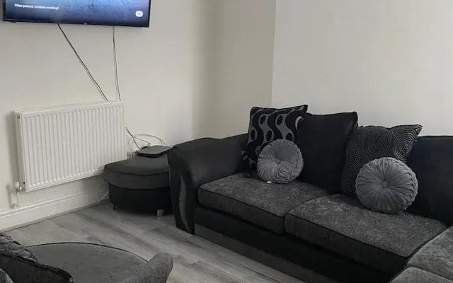 Impeccable 2-bed House in Liverpool