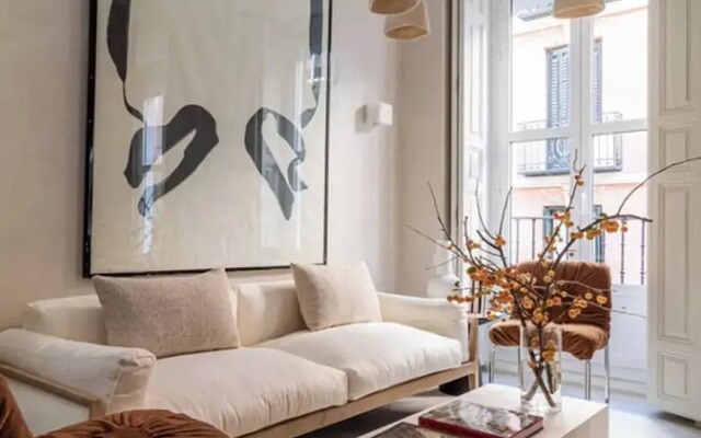 Exclusive Apartment Nestled in the Vibrant Neighborhood of Neptuno