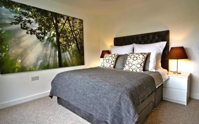 Cottage Road Flat