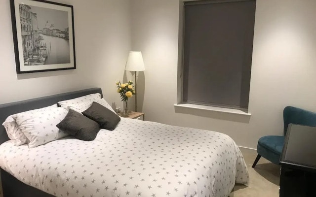 Kew Bridge Apartments