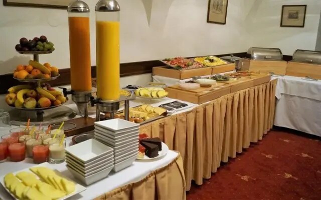Hotel U Tri Pstrosu