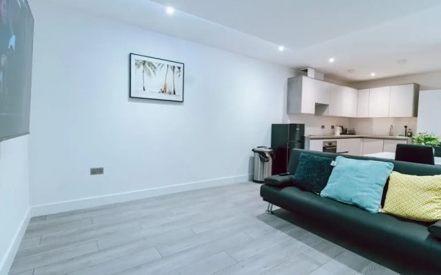 Stunning 1-bed Apartment in Purley