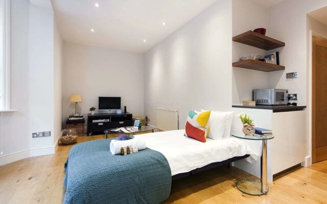 Bright Earls Court Square Apartment - WSN