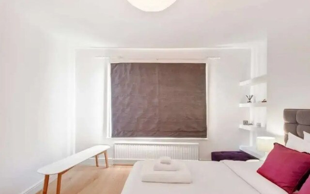 Elegant 2 Bed Apt in Kensington Olympia