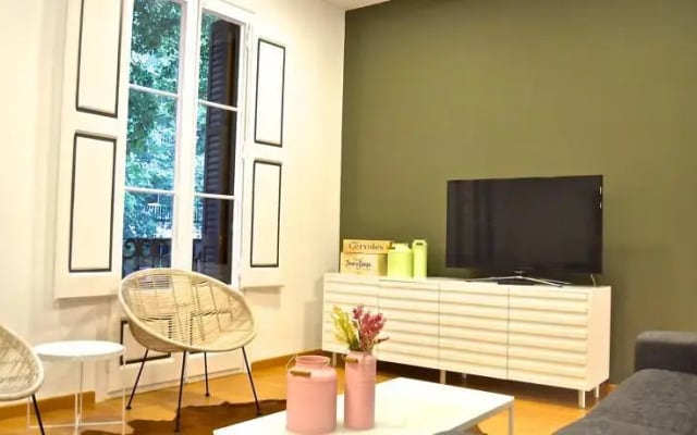 KM Rocafort Apartment