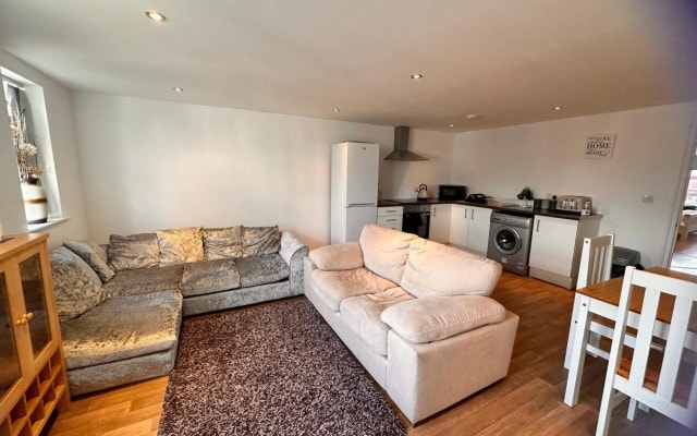 joe kelly buildings flat four sleeps 2