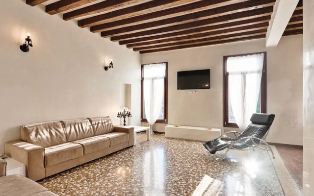 Rialto Bridge Romantic House