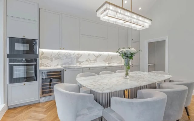 Wimpole Mews - 4 Bedroom Apartment
