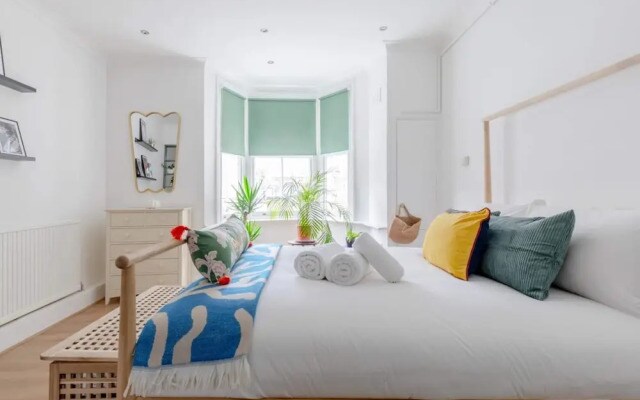Central & Charmingly Curated 1BD Wifi Fulham