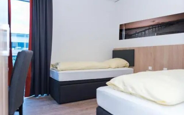 Hotel Staffelseestrae