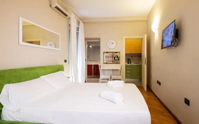 Magenta Luxury Crociferi 3