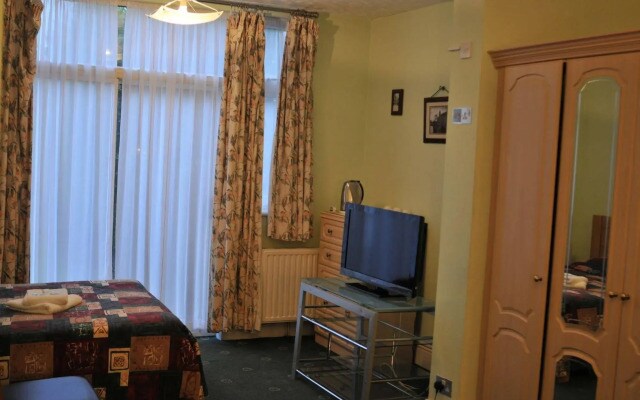Ridgeway Hotel