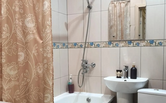 Аврора Люкс на улице Ломоносова