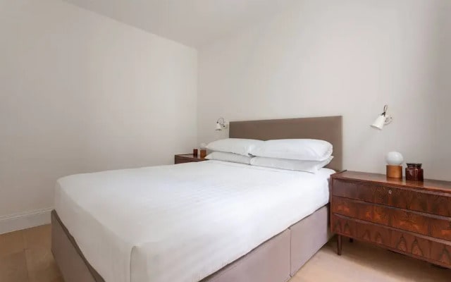 Kildare Gardens by Onefinestay