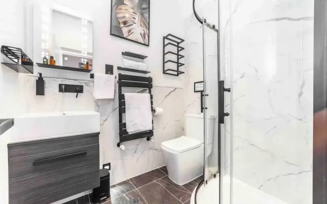 Modern and Spacious Duplex in Earls Court